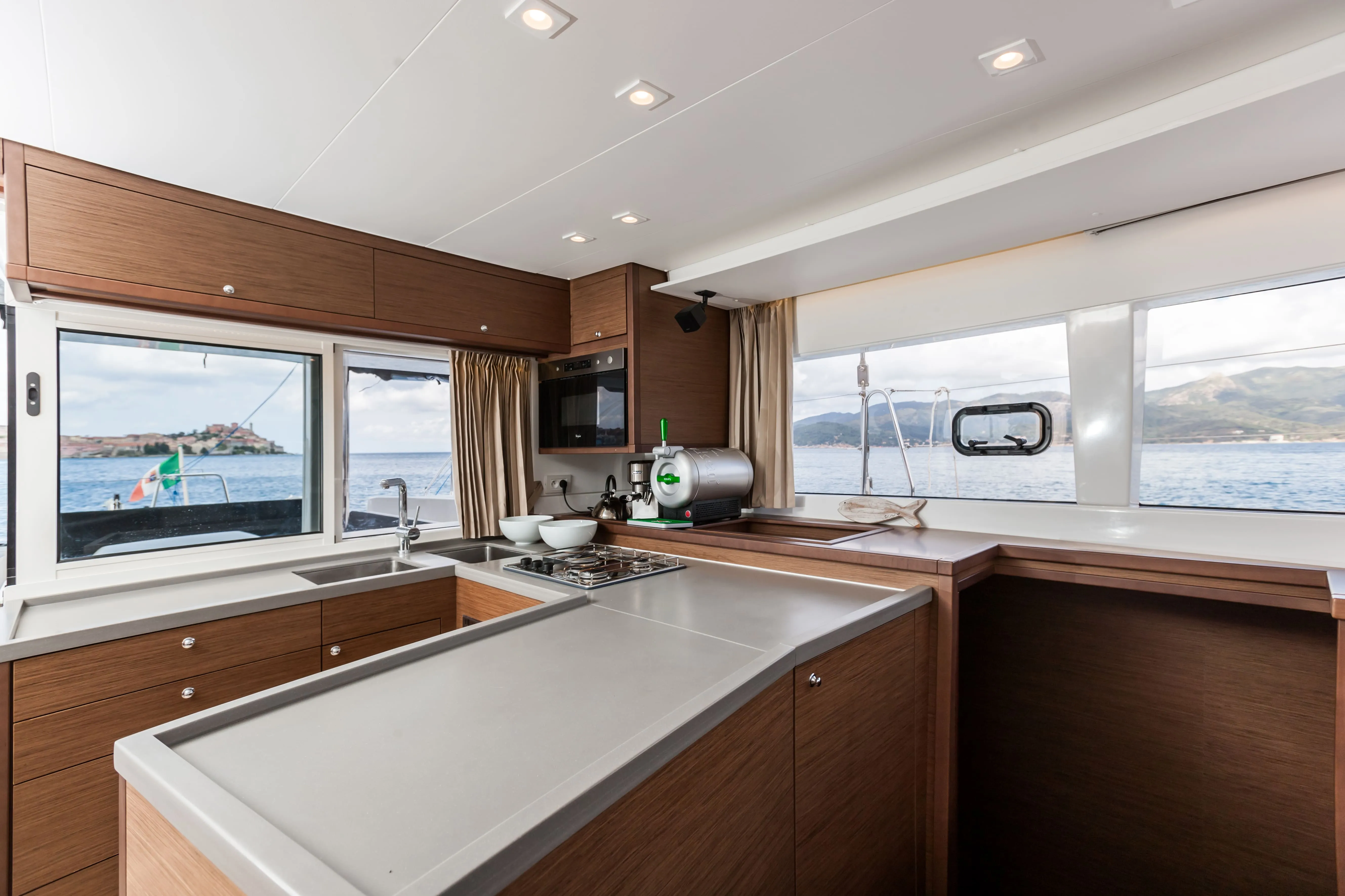 Lagoon 450 Fly Harael — yacht photo 17