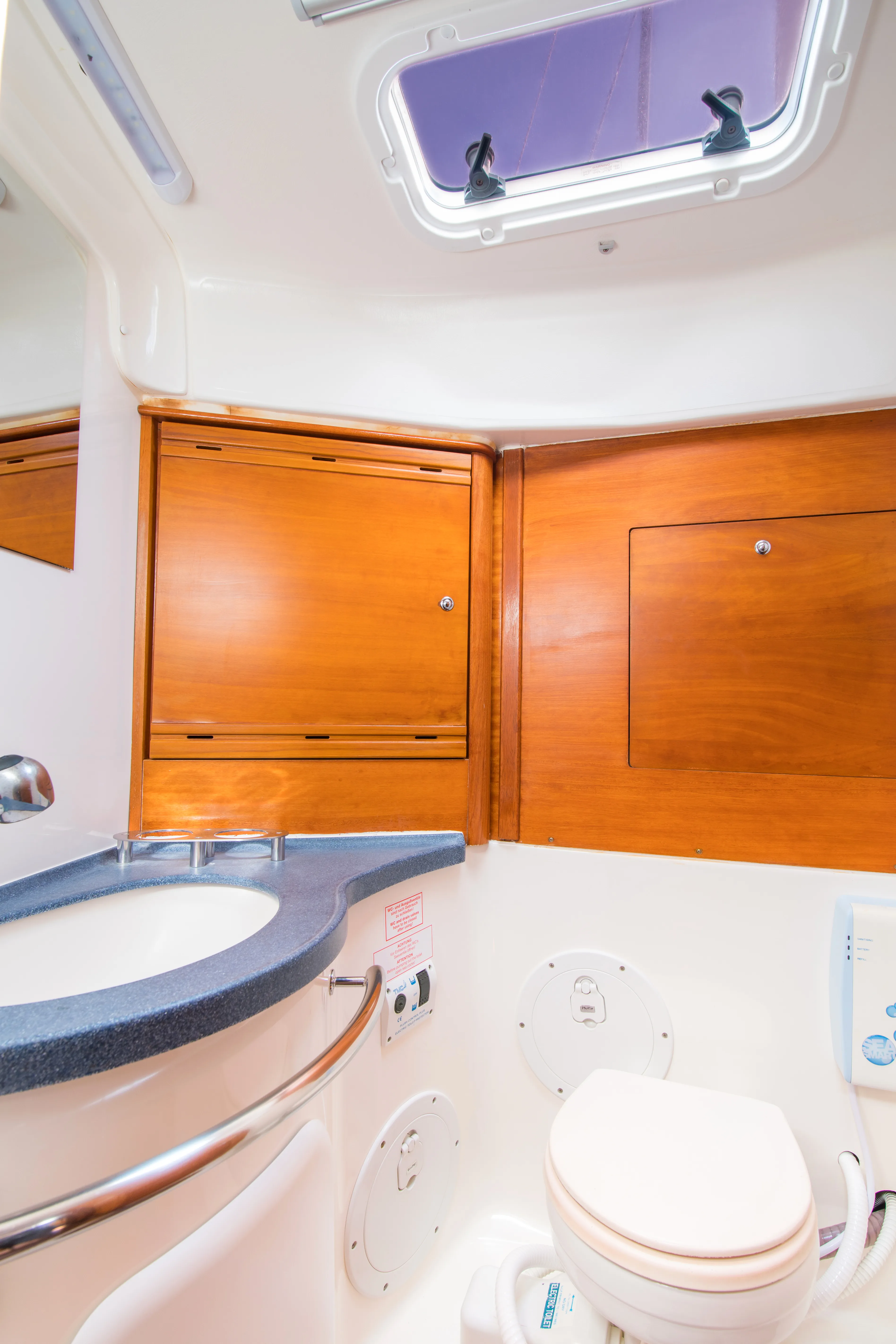 Bavaria 40 Cruiser — фотография яхты 12