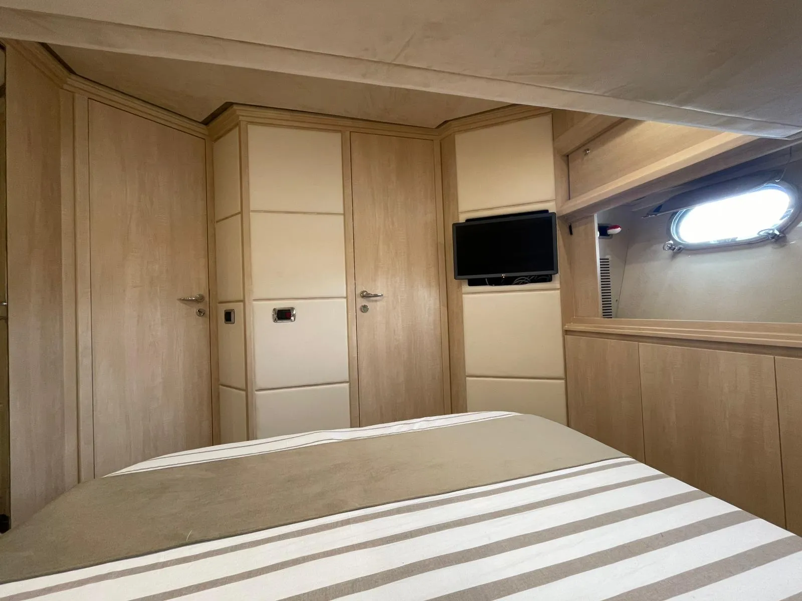 Sarnico 65 Premium — yacht photo 7
