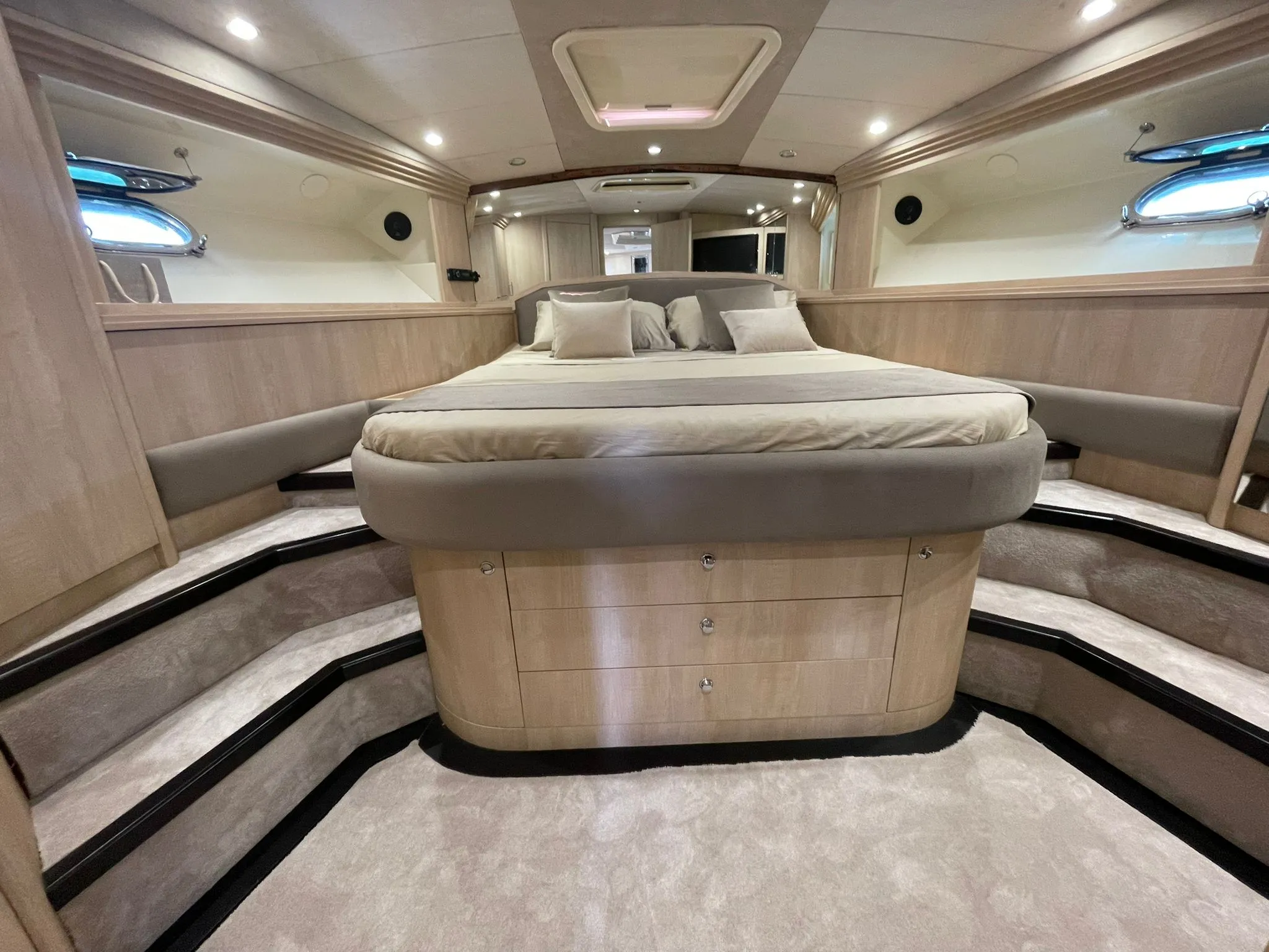 Sarnico 65 Premium — yacht photo 11