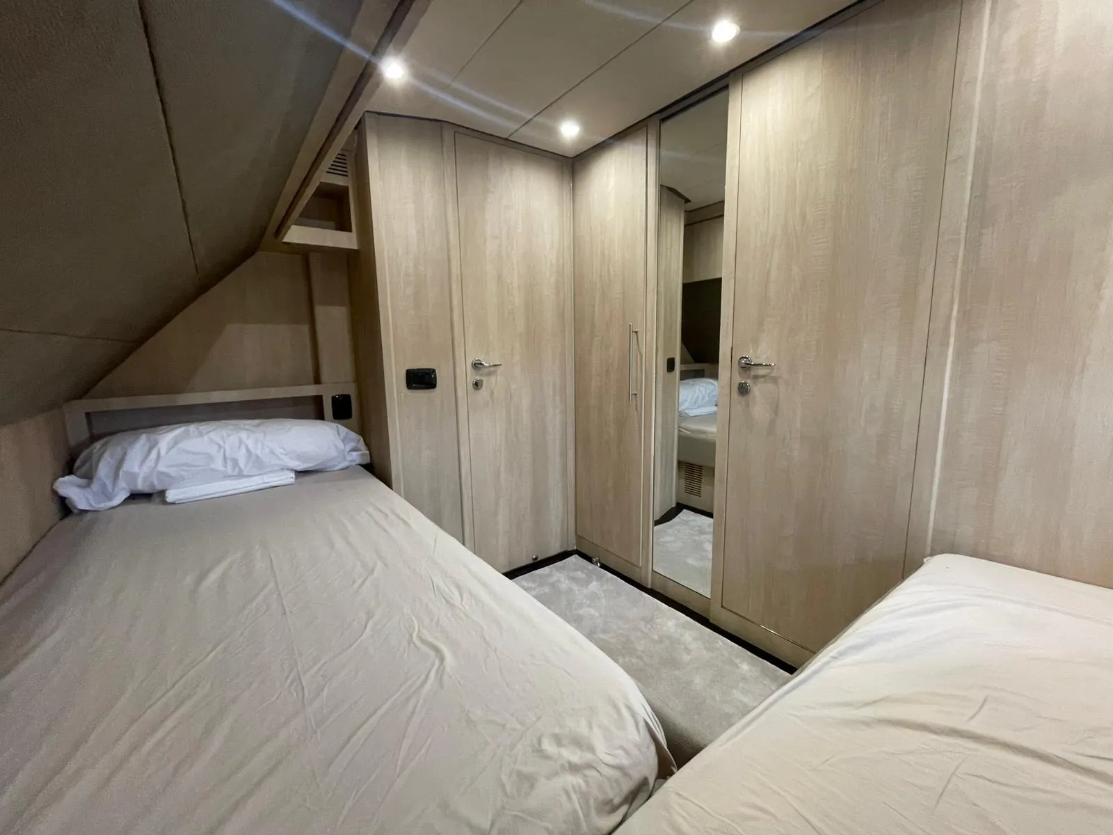 Sarnico 65 Premium — yacht photo 2