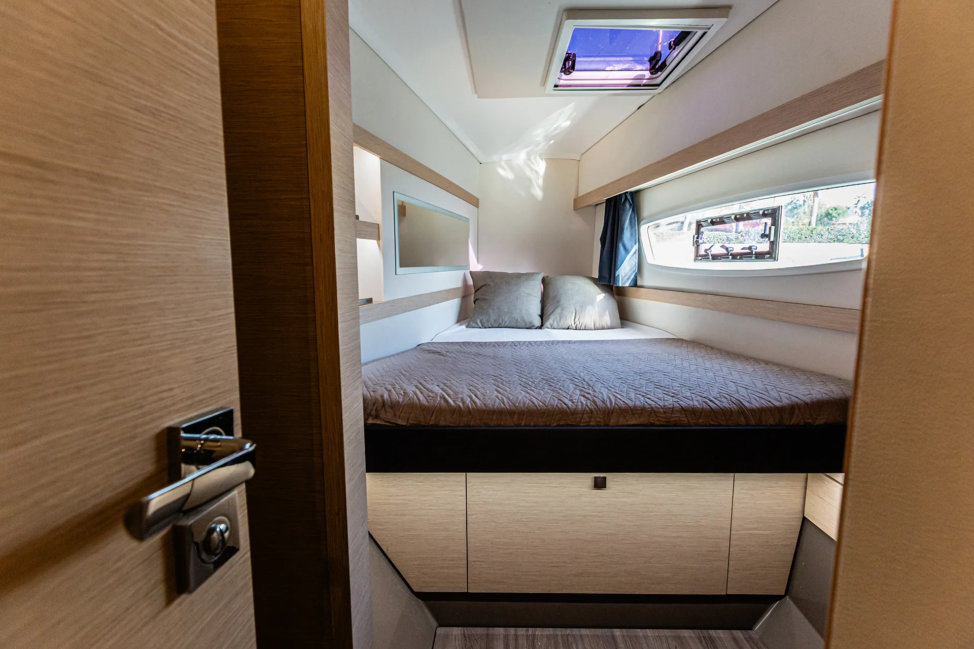 Lucia 40 Relax Planet — Yachtfoto 3