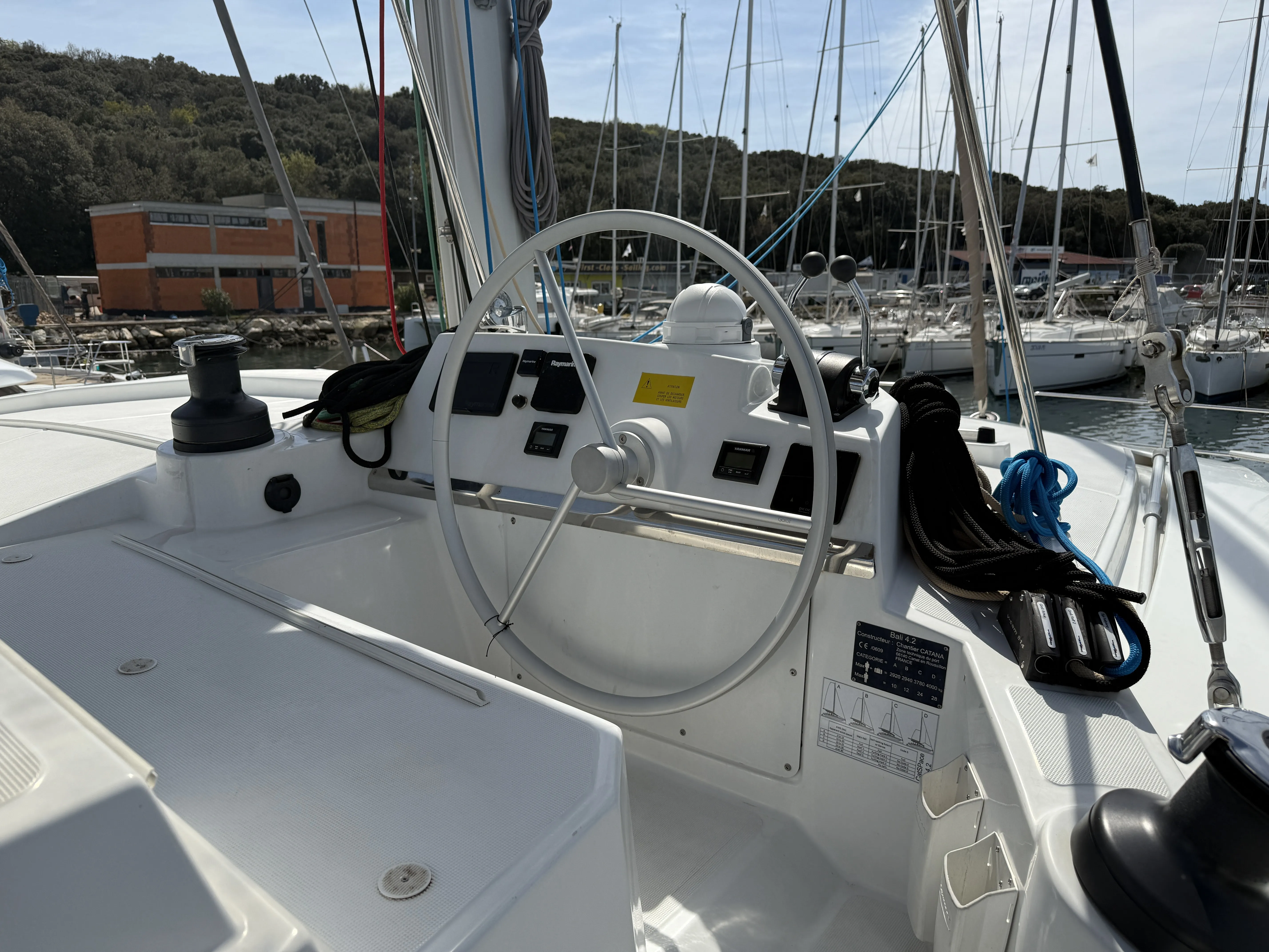 Bali 4.2 La Luna 77 — yachtbillede 2