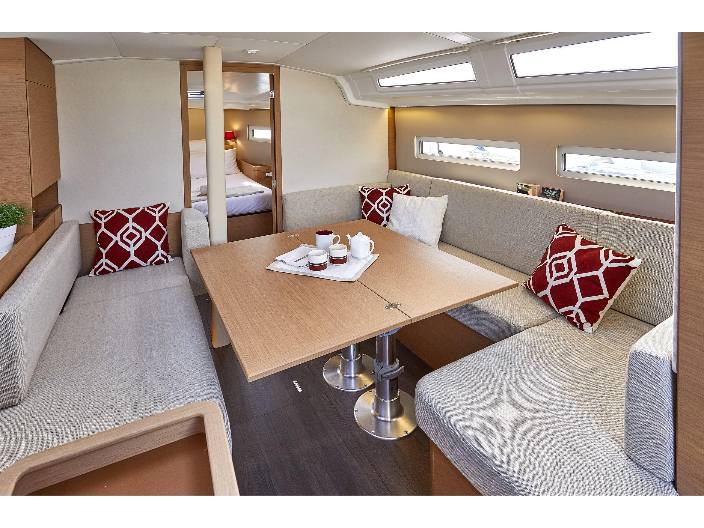Sun Odyssey 410 Magic Moments — фотография яхты 6