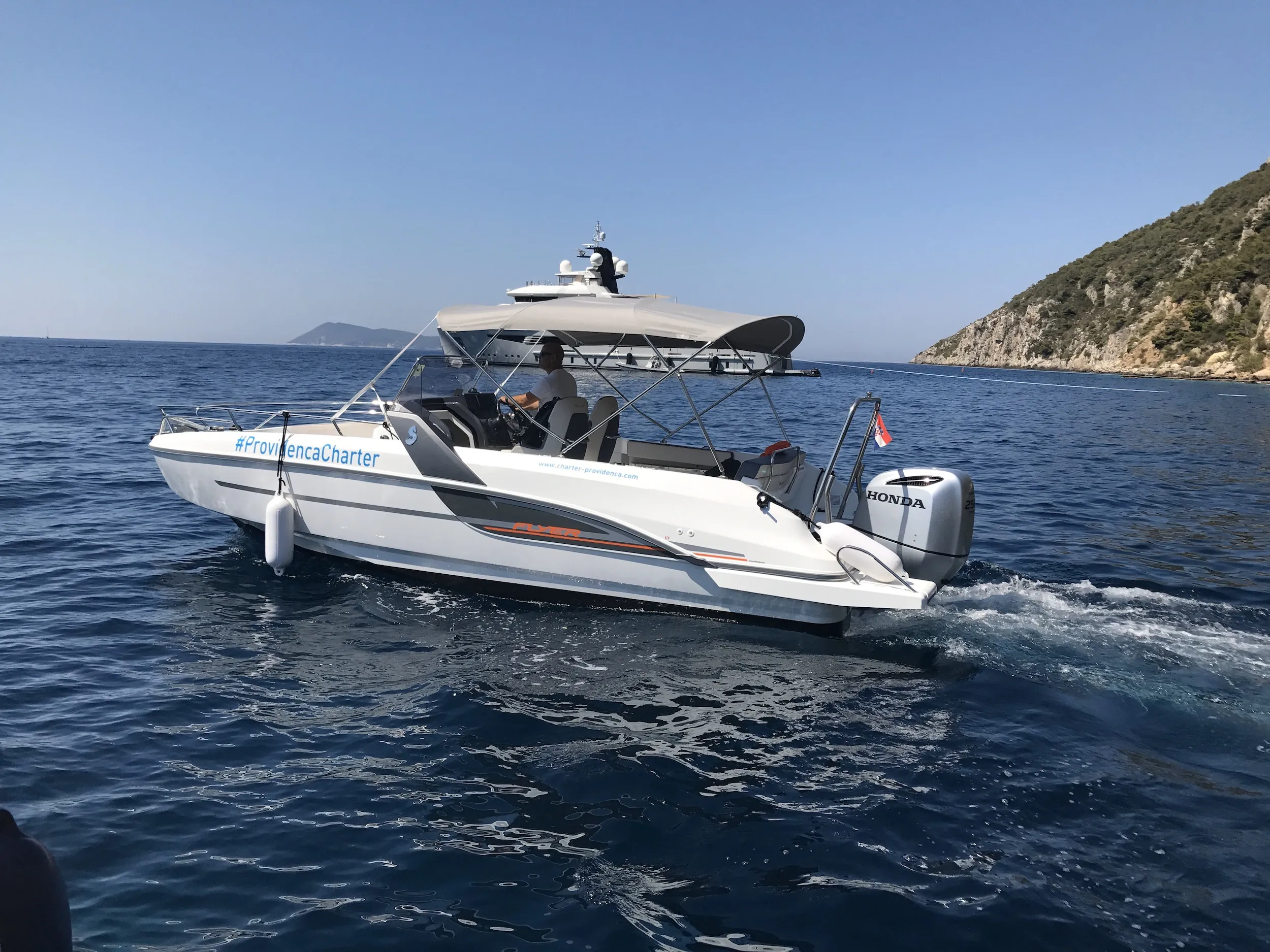 Beneteau Flyer 7.7 SUNdeck SPACEDeck — foto dello yacht n. 2
