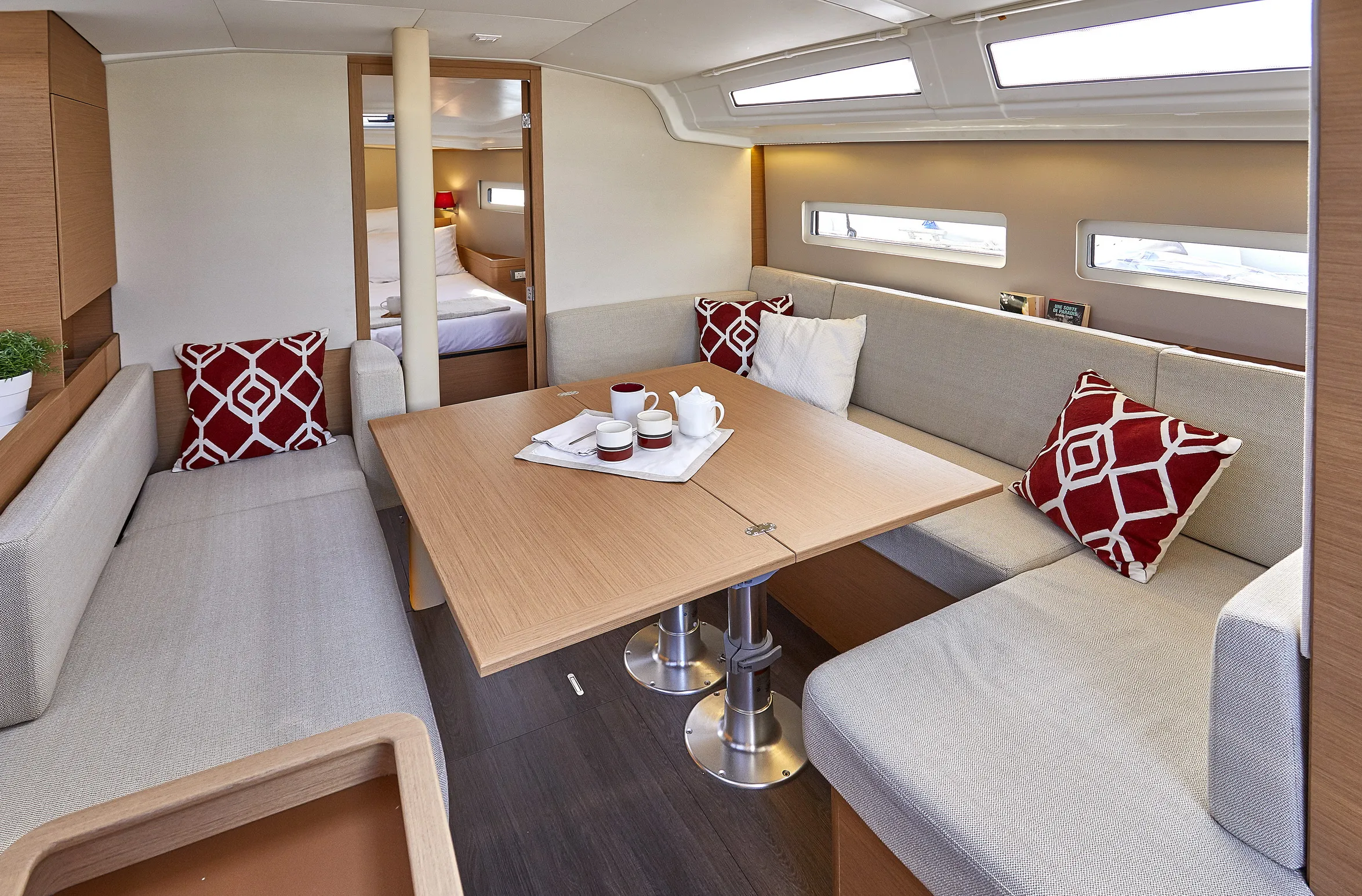 Sun Odyssey 410 Bonjour — фотография яхты 3
