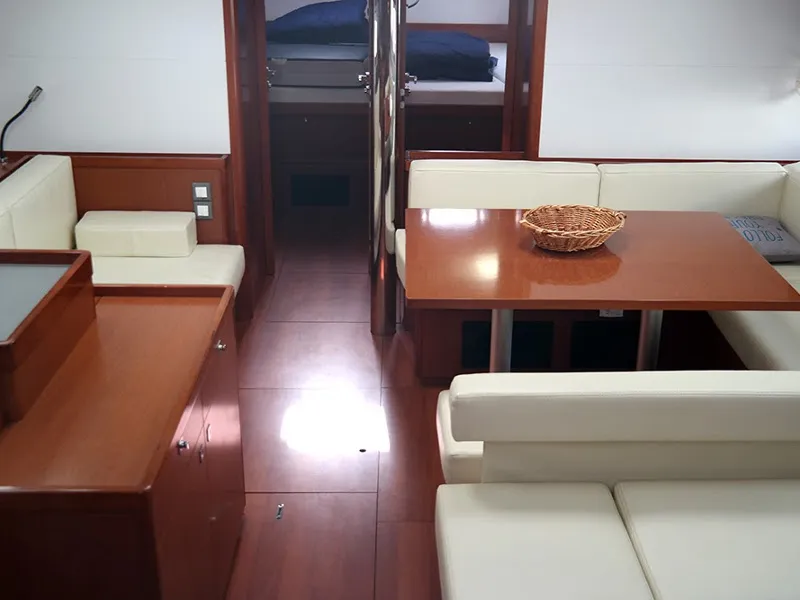Oceanis 55 Dreamer — yacht photo 2