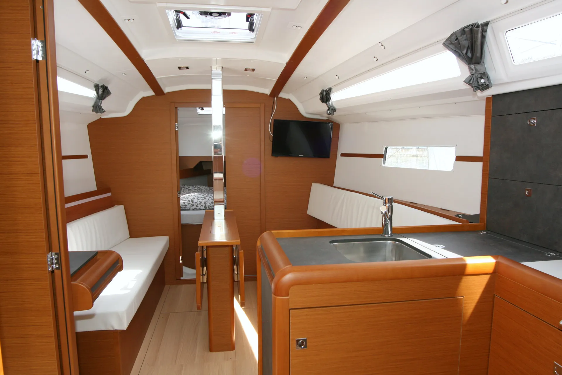 Sun Odyssey 349 Marie — фотография яхты 19