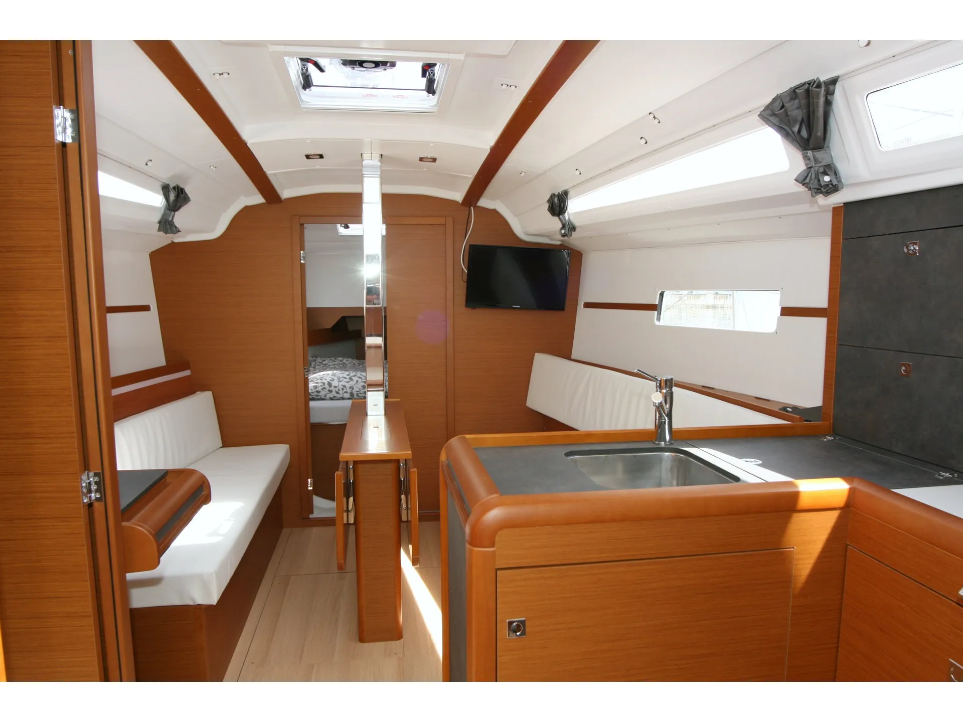 Sun Odyssey 349 Marie — фотография яхты 12