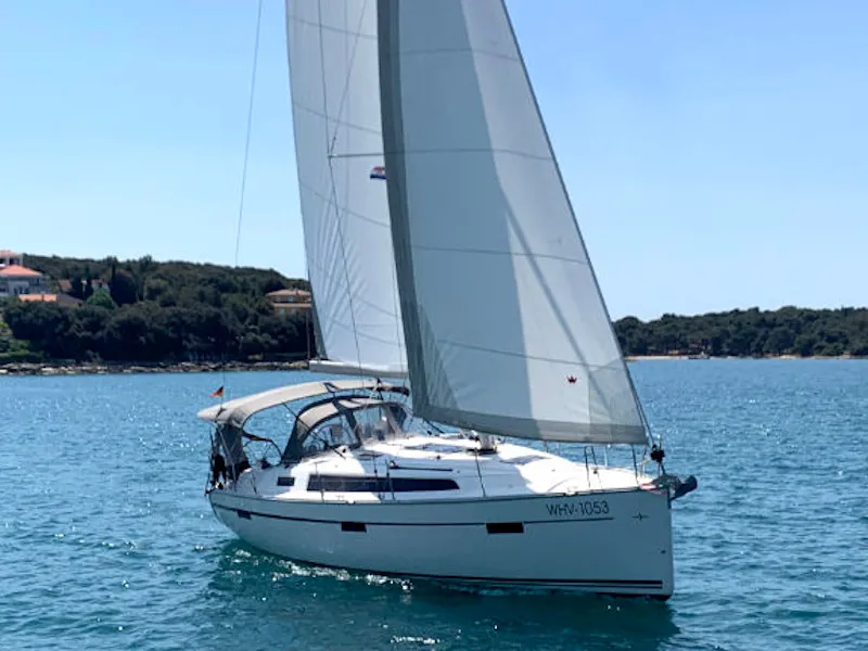 Bavaria Cruiser 37 Bibi — фотография яхты 15