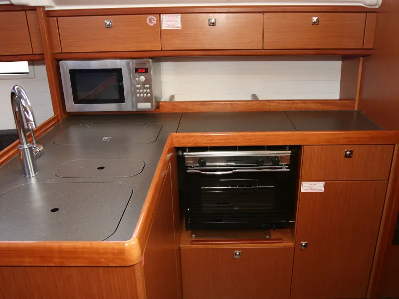 Bavaria Cruiser 37 Bibi — фотография яхты 16