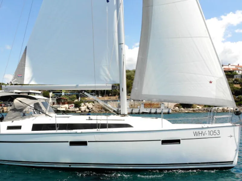 Bavaria Cruiser 37 Bibi — фотография яхты 11