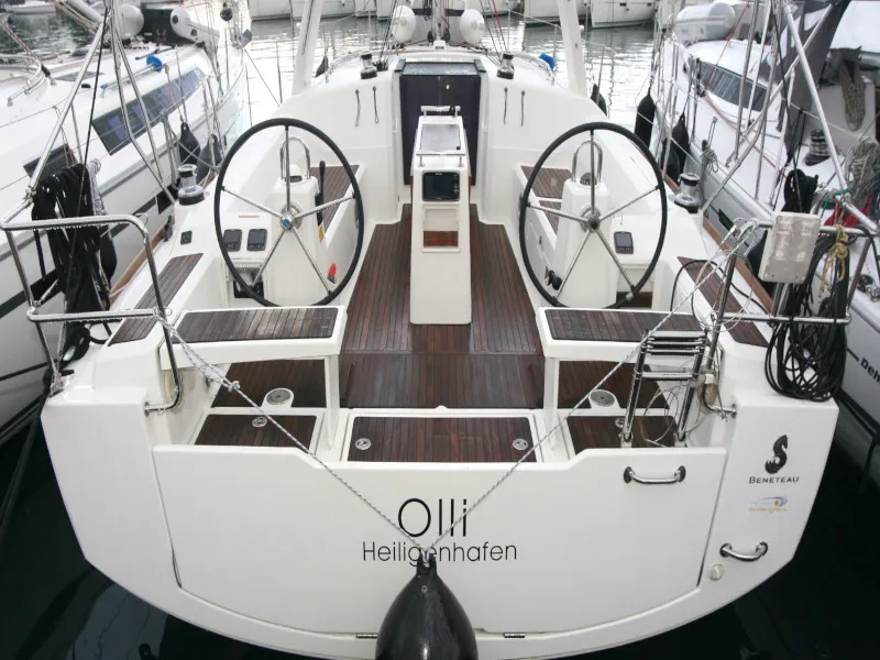 Oceanis 38 Olli — фотография яхты 7