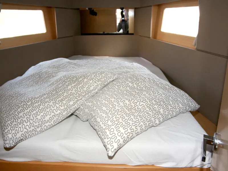 Oceanis 38 Olli — фотография яхты 15