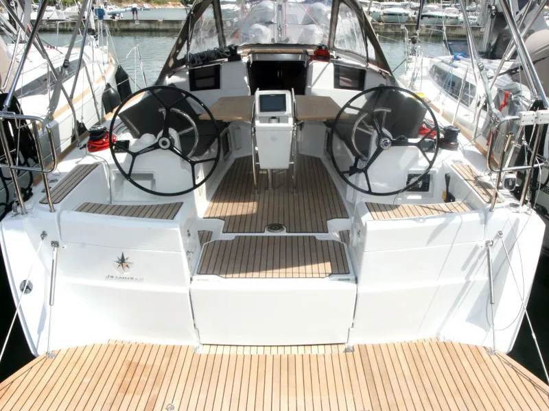 Sun Odyssey 389 Tina — фотография яхты 2