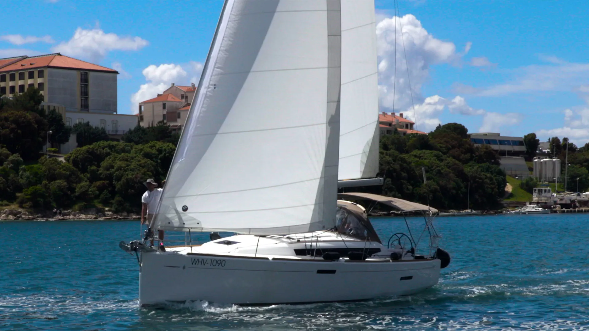 Sun Odyssey 389 Tina — фотография яхты 11