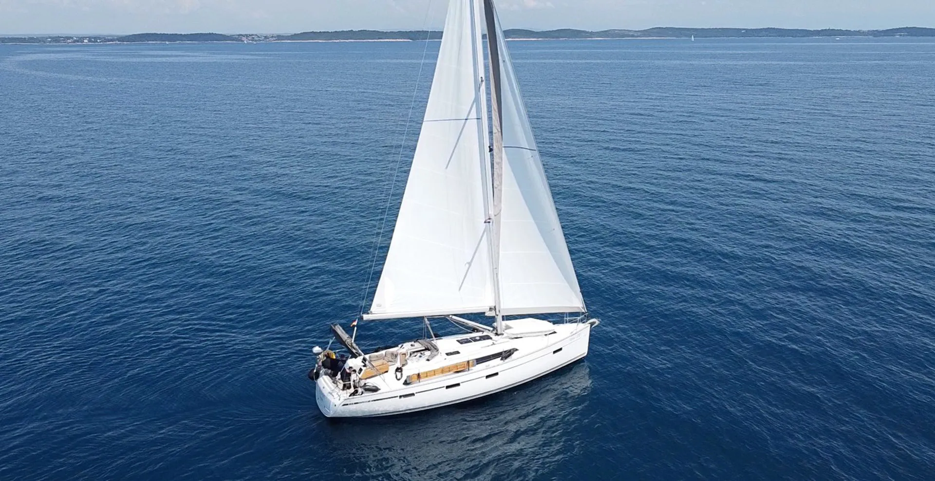 Bavaria Cruiser 41 Raven — yacht photo 2