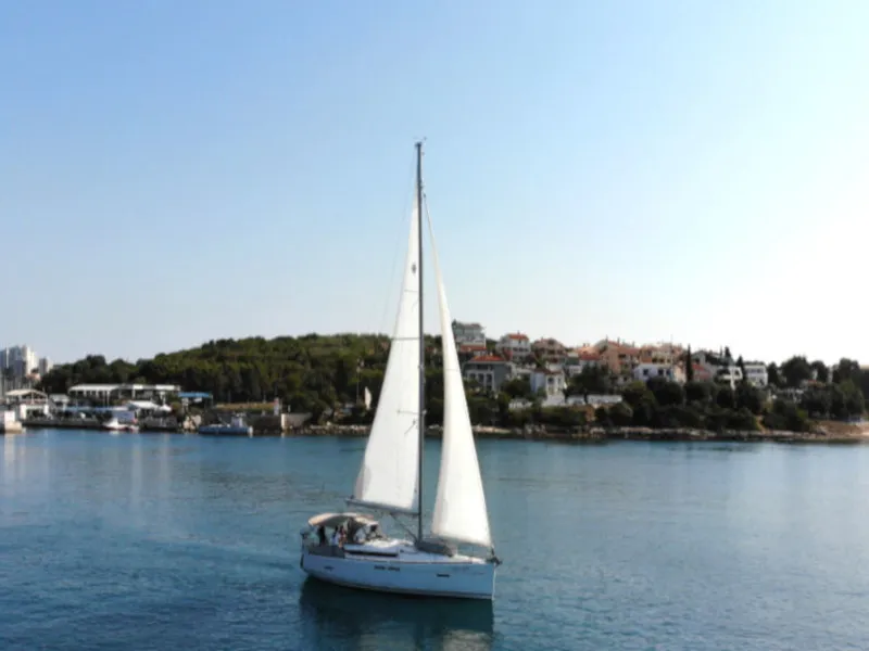 Sun Odyssey 419 Mira — φωτογραφία σκάφους 2