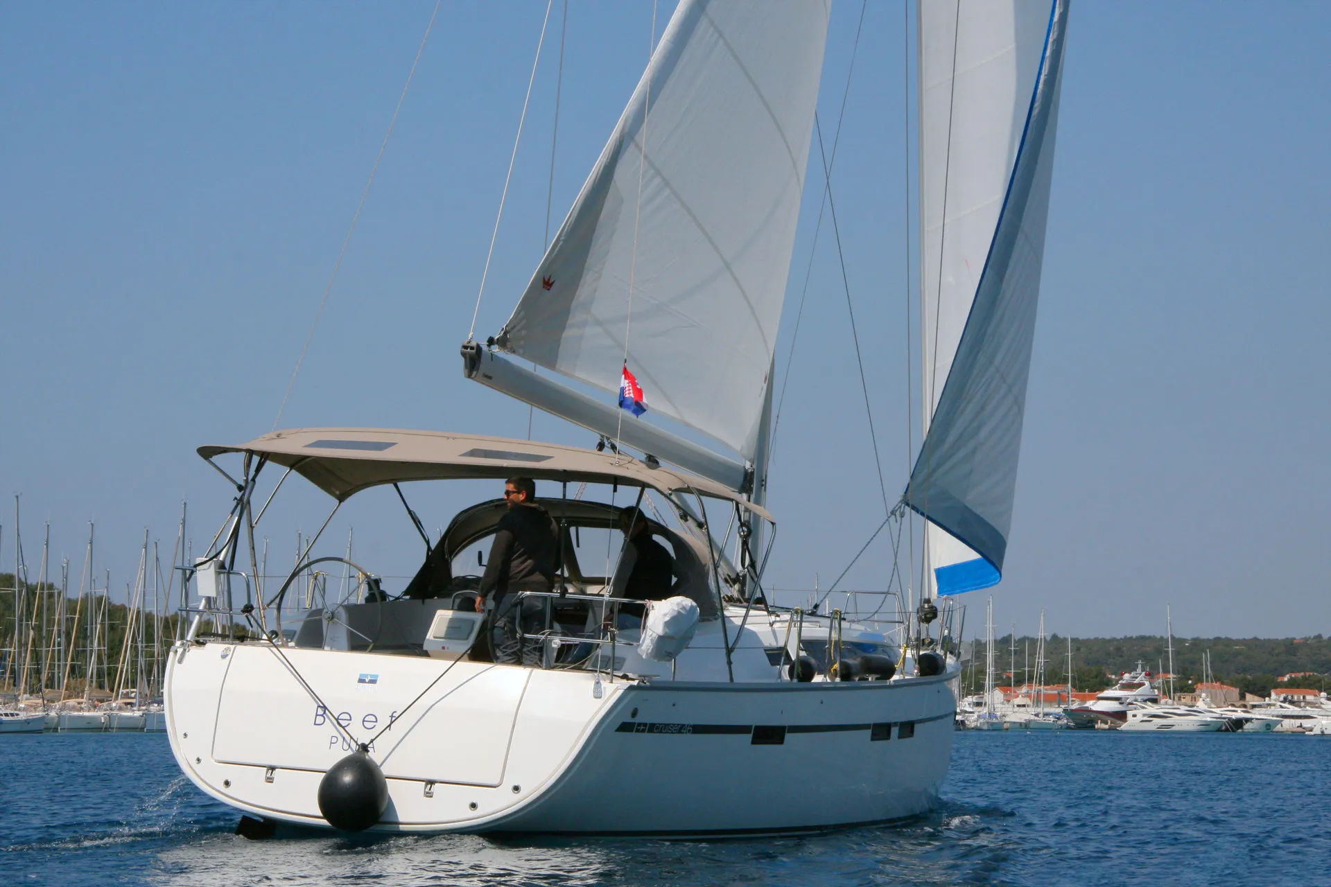Bavaria Cruiser 46 Beef — фотография яхты 27