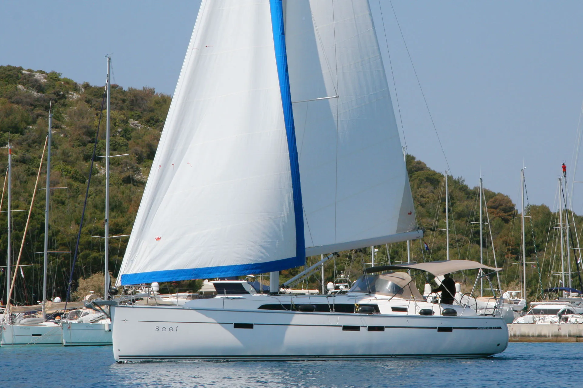 Bavaria Cruiser 46 Beef — фотография яхты 15