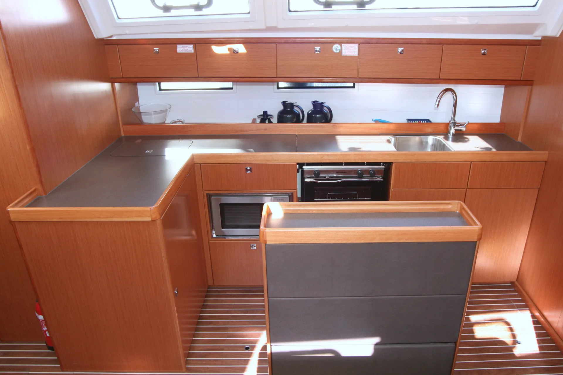 Bavaria Cruiser 46 Beef — фотография яхты 26