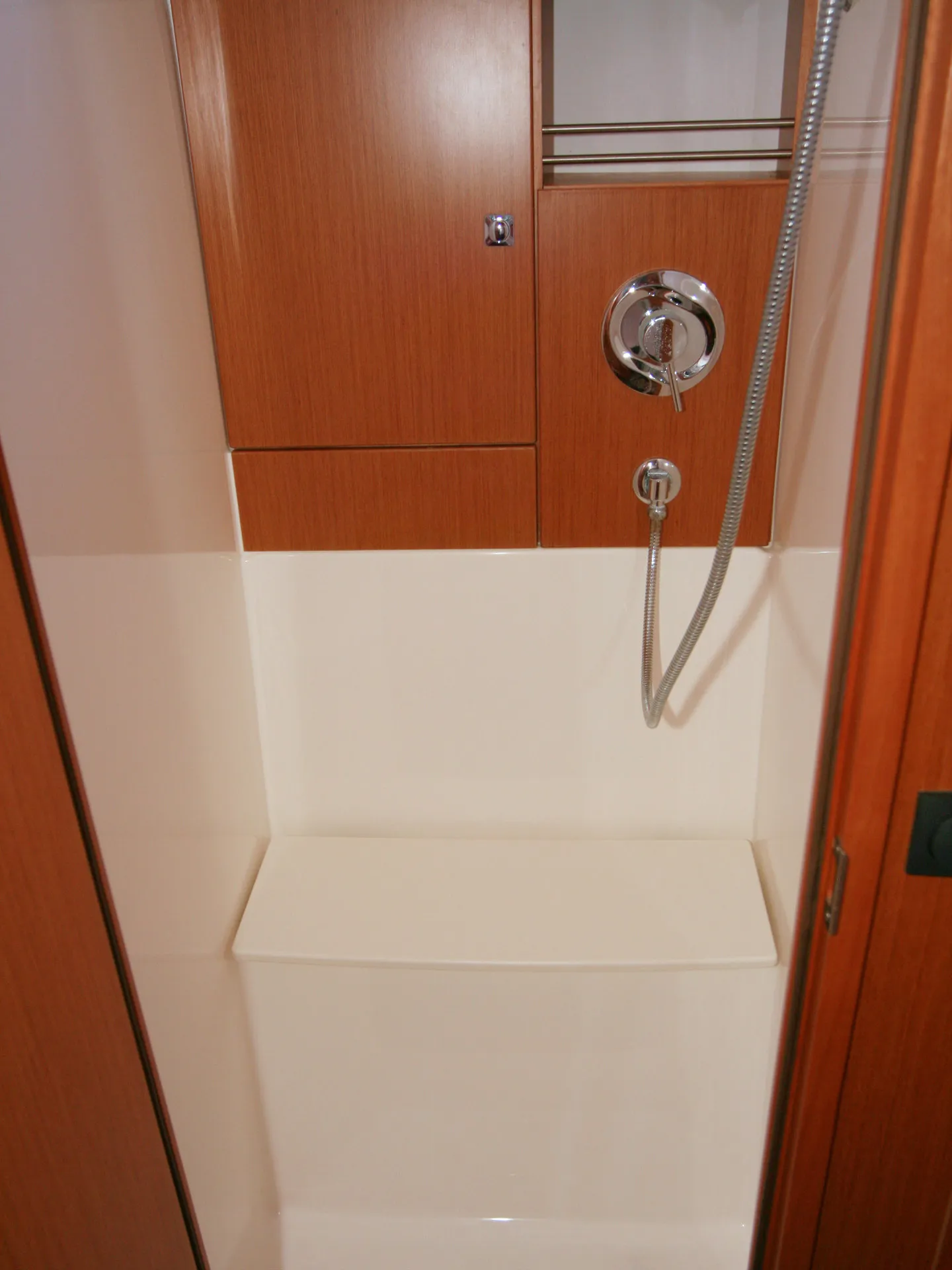 Bavaria Cruiser 46 Beef — фотография яхты 4