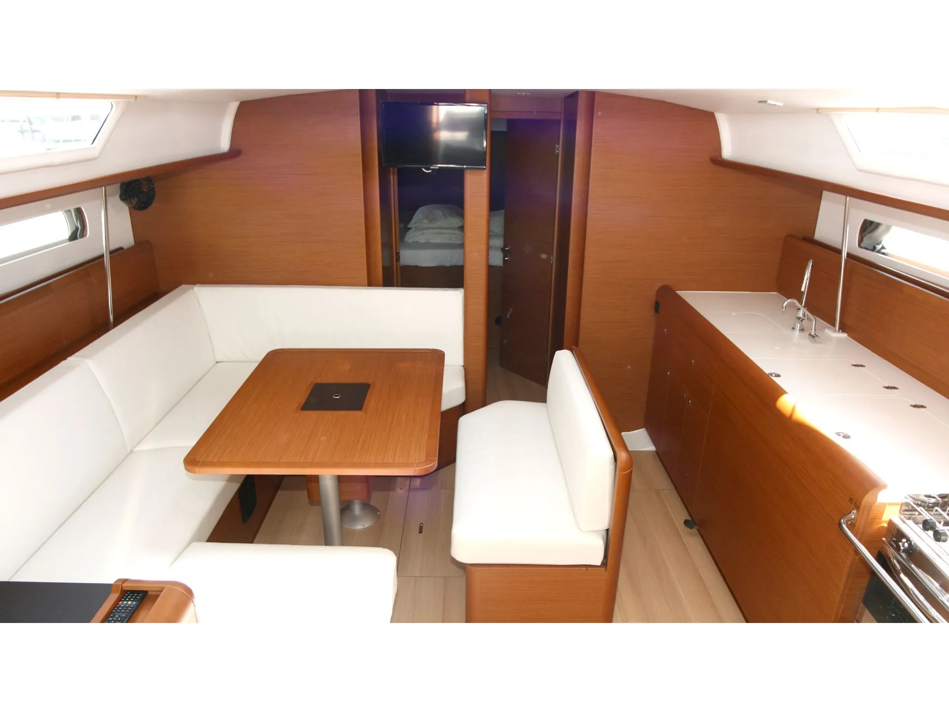 Sun Odyssey 479 Vencel — фотография яхты 19