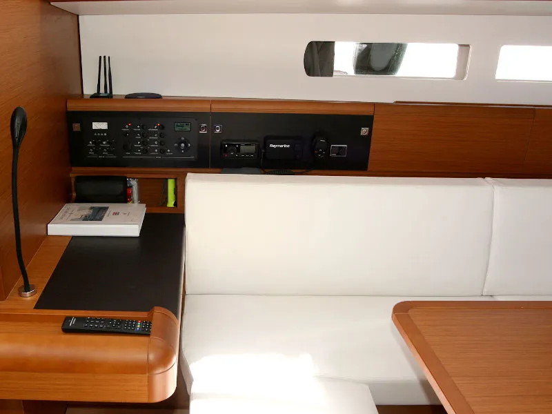 Sun Odyssey 479 Vencel — фотография яхты 4