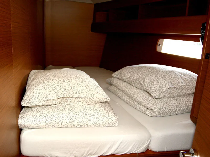 Sun Odyssey 479 Vencel — фотография яхты 11