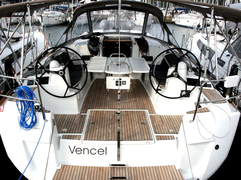 Sun Odyssey 479 Vencel — фотография яхты 20