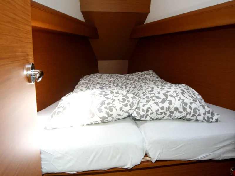 Sun Odyssey 389 Sissi — фотография яхты 4