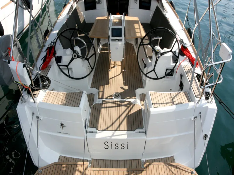 Sun Odyssey 389 Sissi — фотография яхты 8