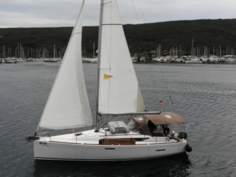 Sun Odyssey 389 Sissi — фотография яхты 13