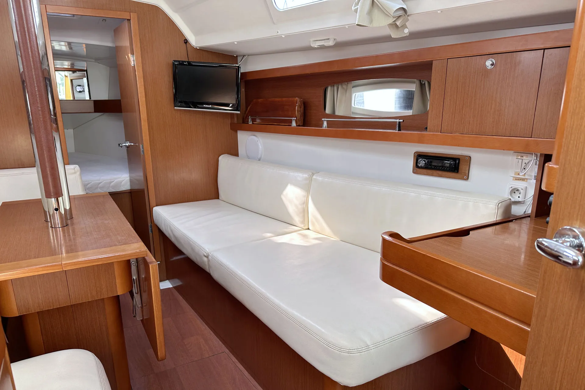 Oceanis 34 LL Skyhawk — фотография яхты 11