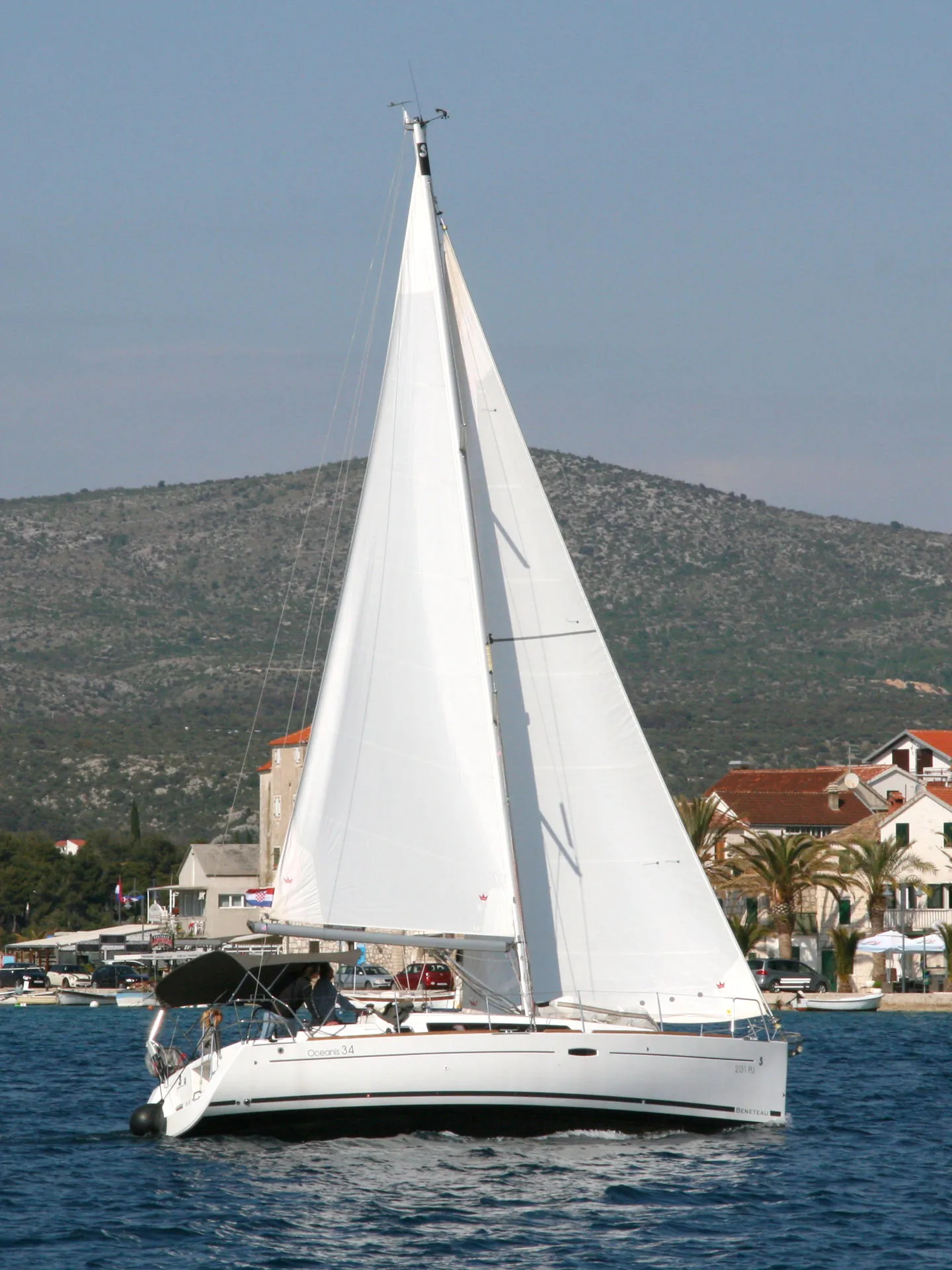 Oceanis 34 LL Skyhawk — фотография яхты 6