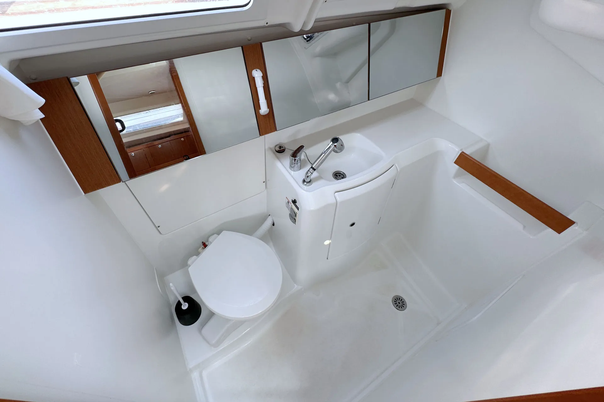 Oceanis 34 LL Skyhawk — фотография яхты 18