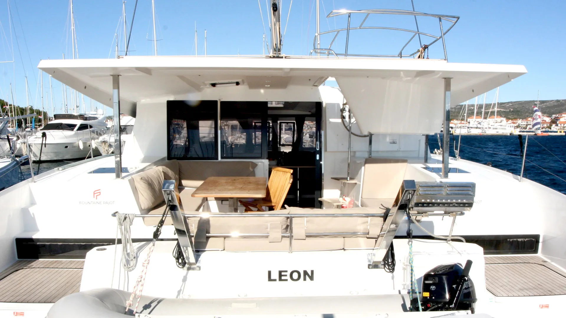 Lucia 40 Leon — yacht photo 2