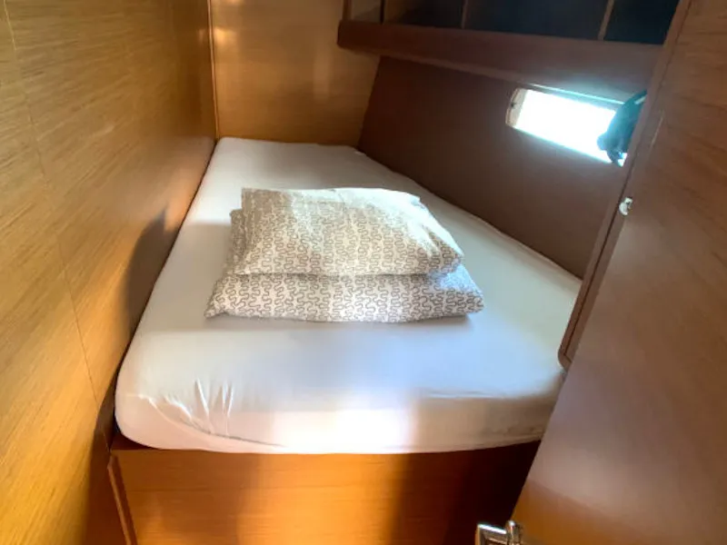 Sun Odyssey 479 Anna — jahifoto 2
