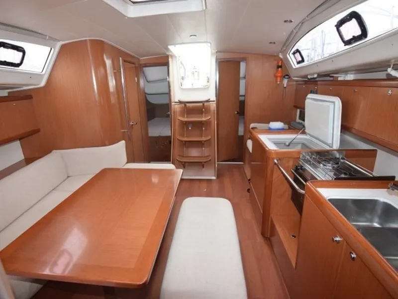 Oceanis 40 ANASSA — фотография яхты 9