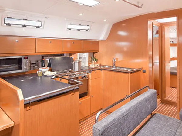 Bavaria Cruiser 50 Fija — foto dello yacht n. 2