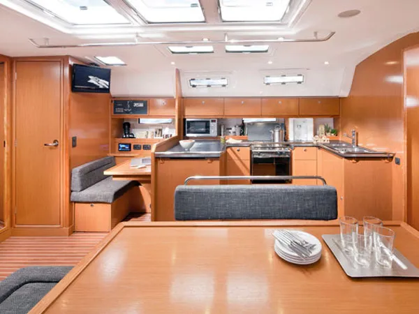 Bavaria Cruiser 50 Fija — foto dello yacht n. 4