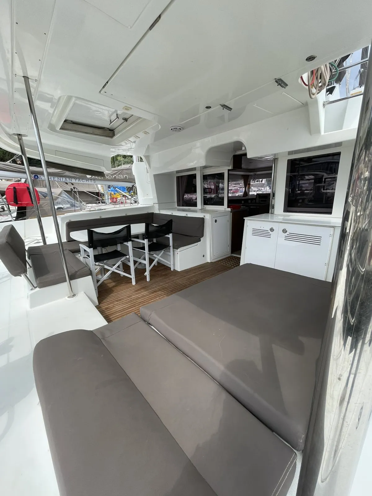 Lagoon 450 Fly AMARE I — Yachtfoto 9