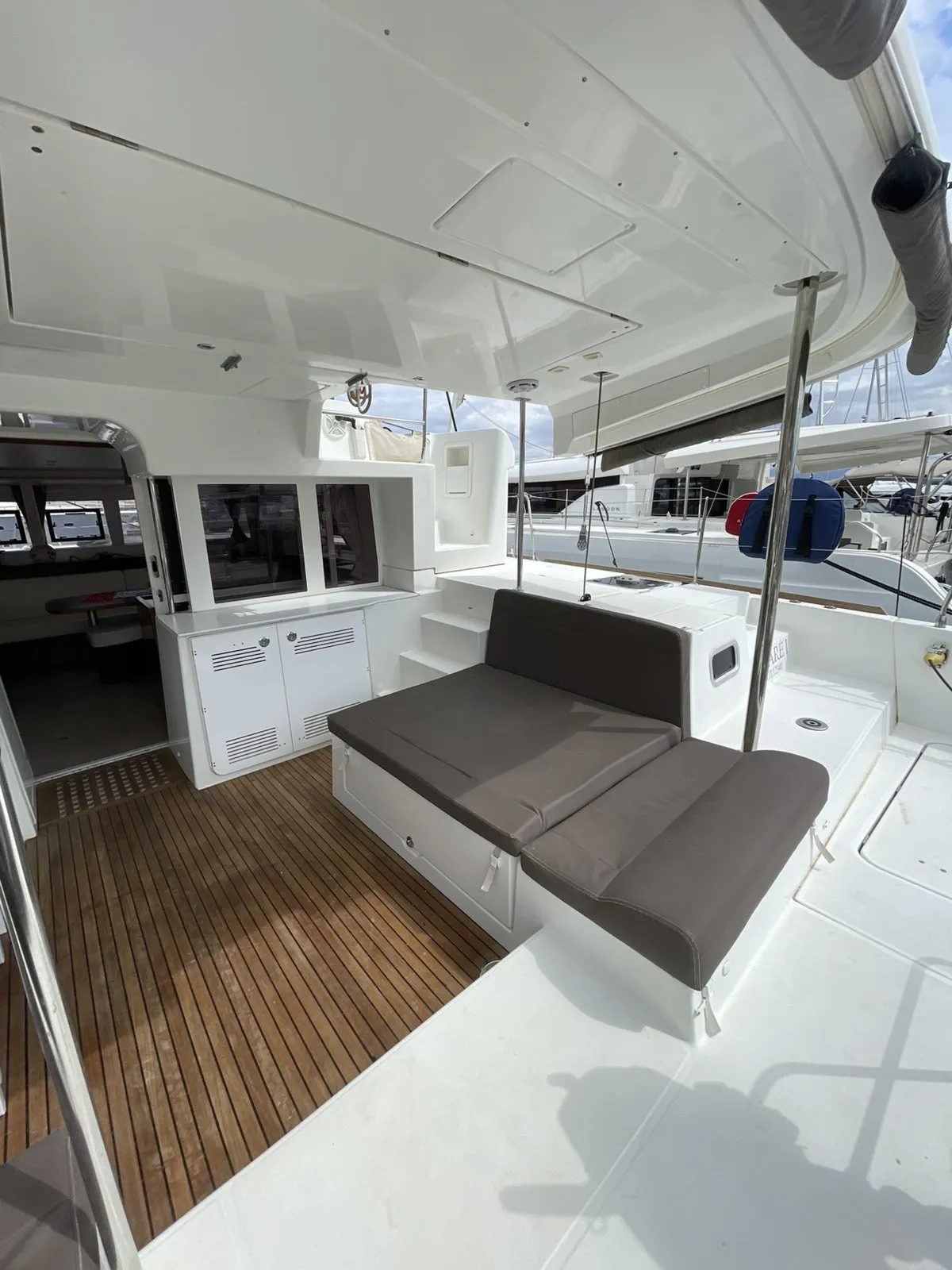 Lagoon 450 Fly AMARE I — Yachtfoto 4