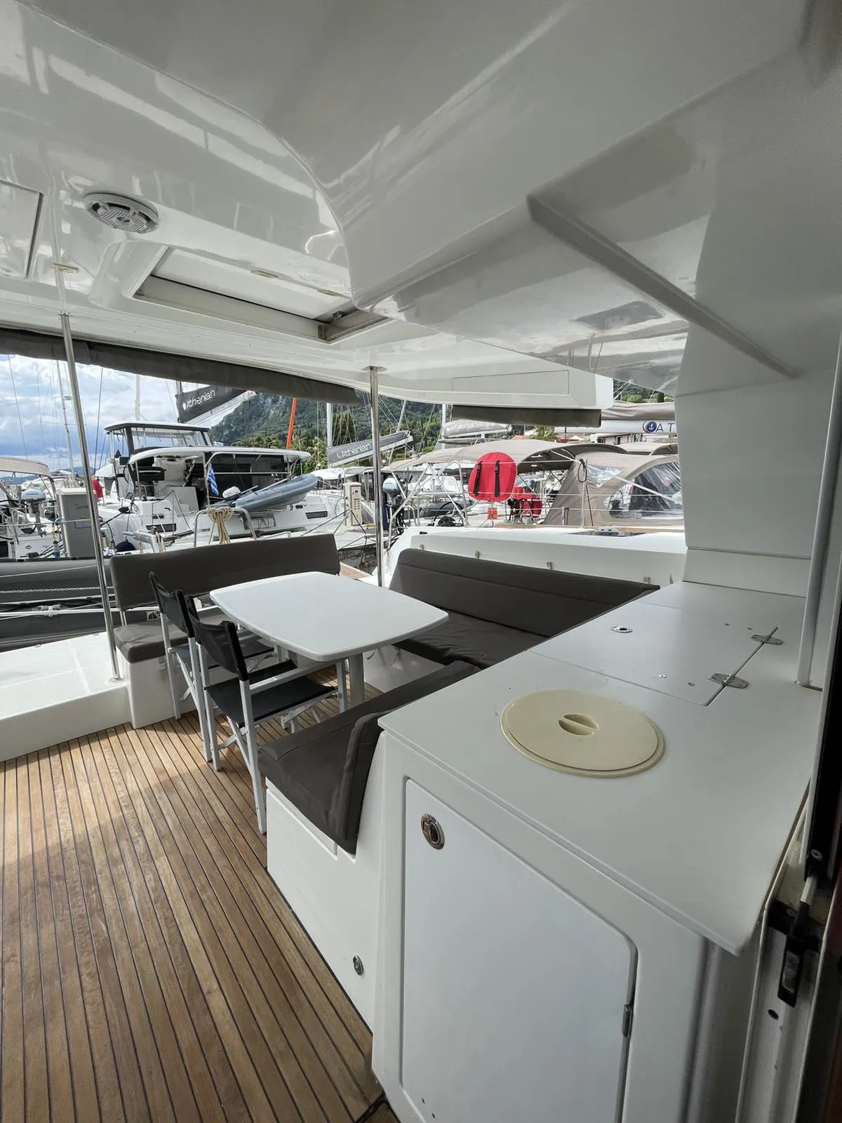 Lagoon 450 Fly AMARE I — Yachtfoto 7