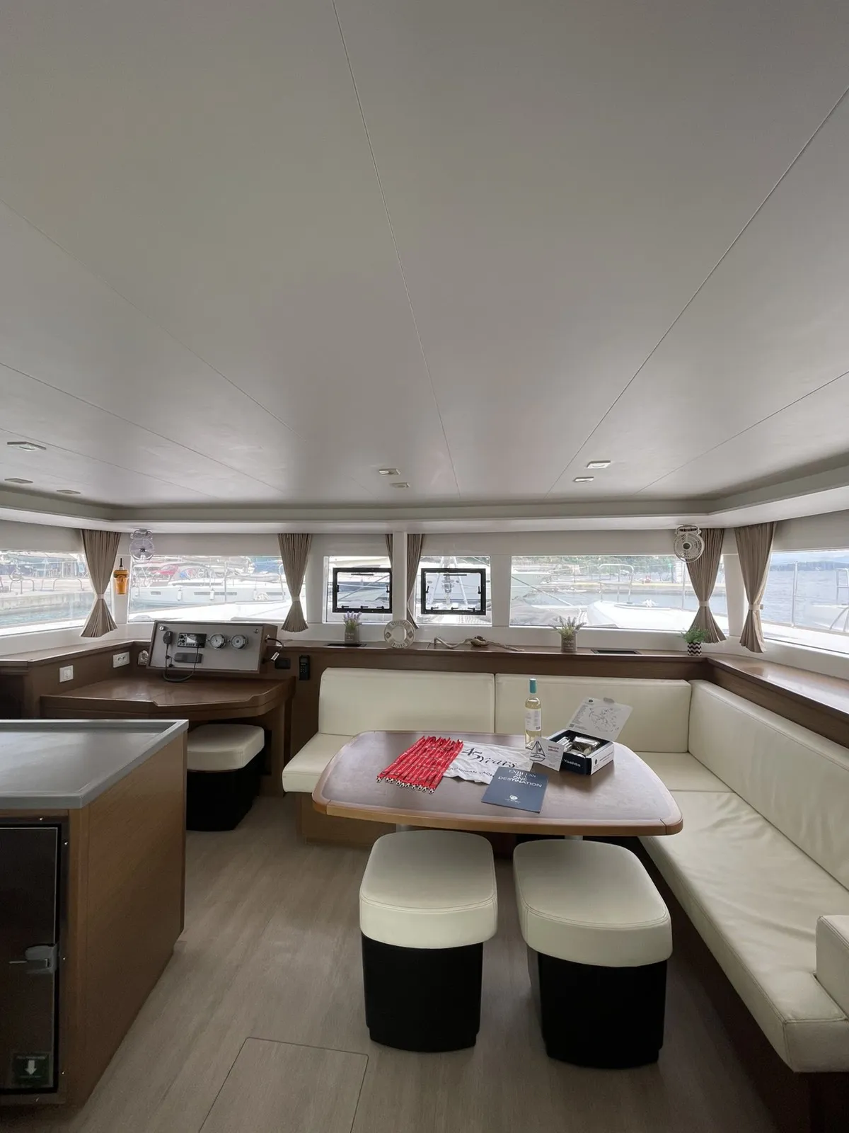Lagoon 450 Fly AMARE I — Yachtfoto 28