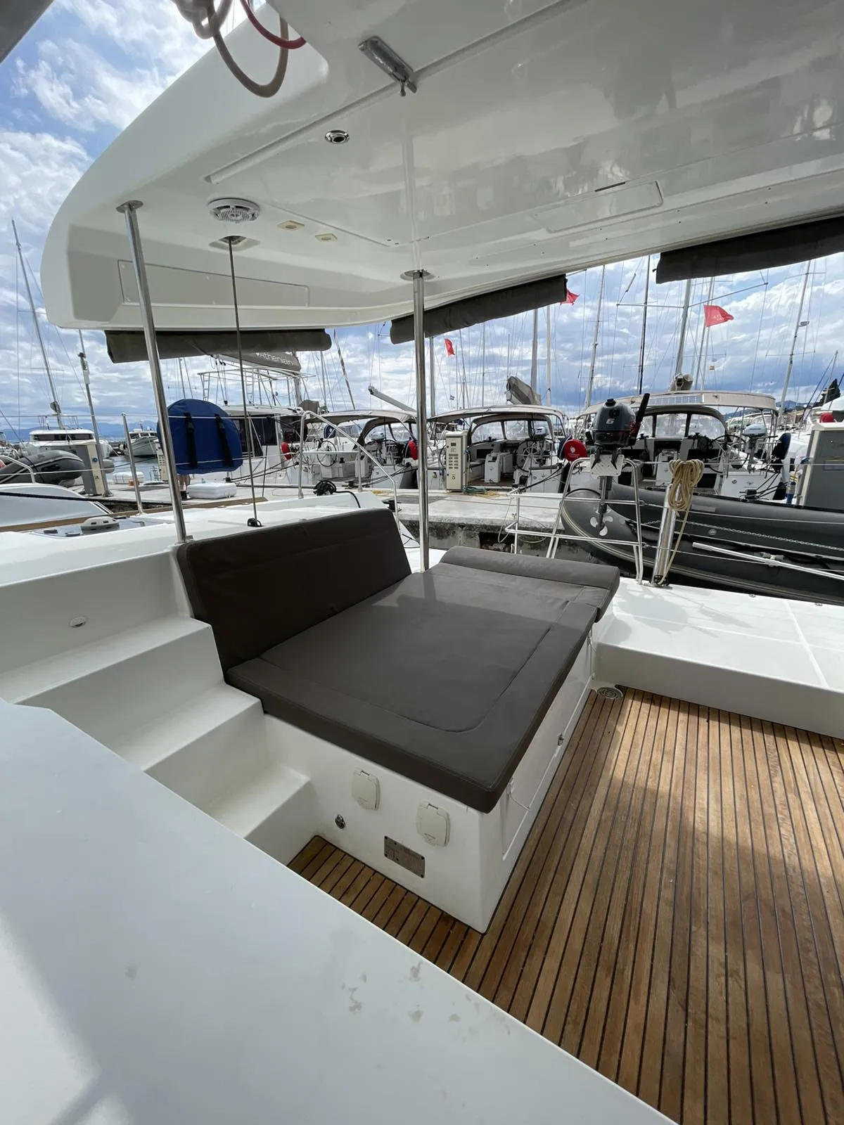 Lagoon 450 Fly AMARE I — Yachtfoto 5
