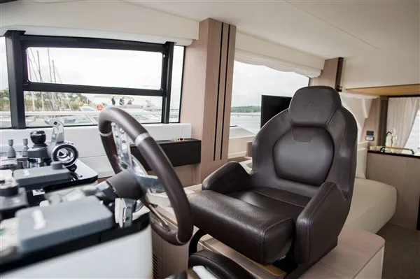 Azimut 55 MAWI — yacht photo 12