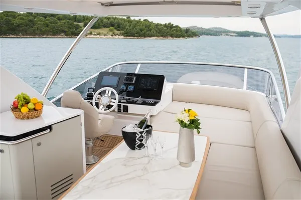 Azimut 55 MAWI — yacht photo 14