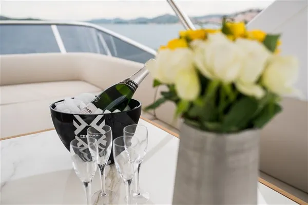 Azimut 55 MAWI — yacht photo 45
