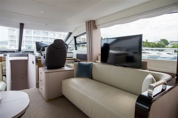 Azimut 55 MAWI — yacht photo 30